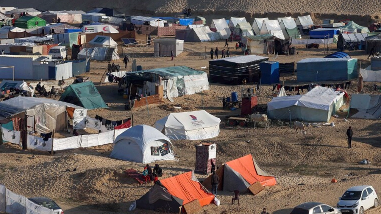 তাঁবুতেই শীত কাটাচ্ছেন ফিলিস্তিনিরা