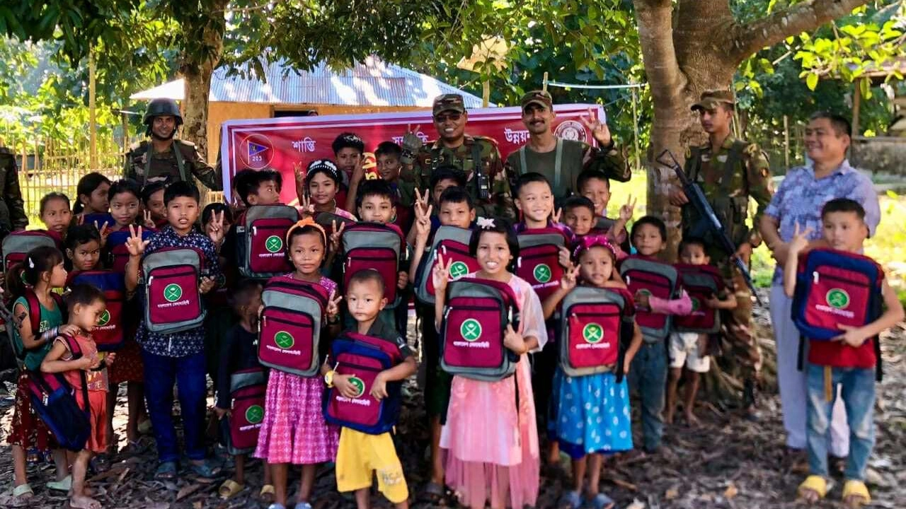 সেনাবাহিনীর সহায়তায় বদলে যাচ্ছে দুর্গম পাহাড়ের বাসিন্দাদের জীবনমান