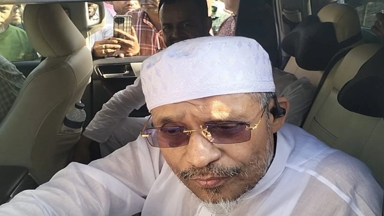 সাবেক স্বরাষ্ট্র প্রতিমন্ত্রী ও বিএনপি নেতা লুৎফুজ্জামান বাবর