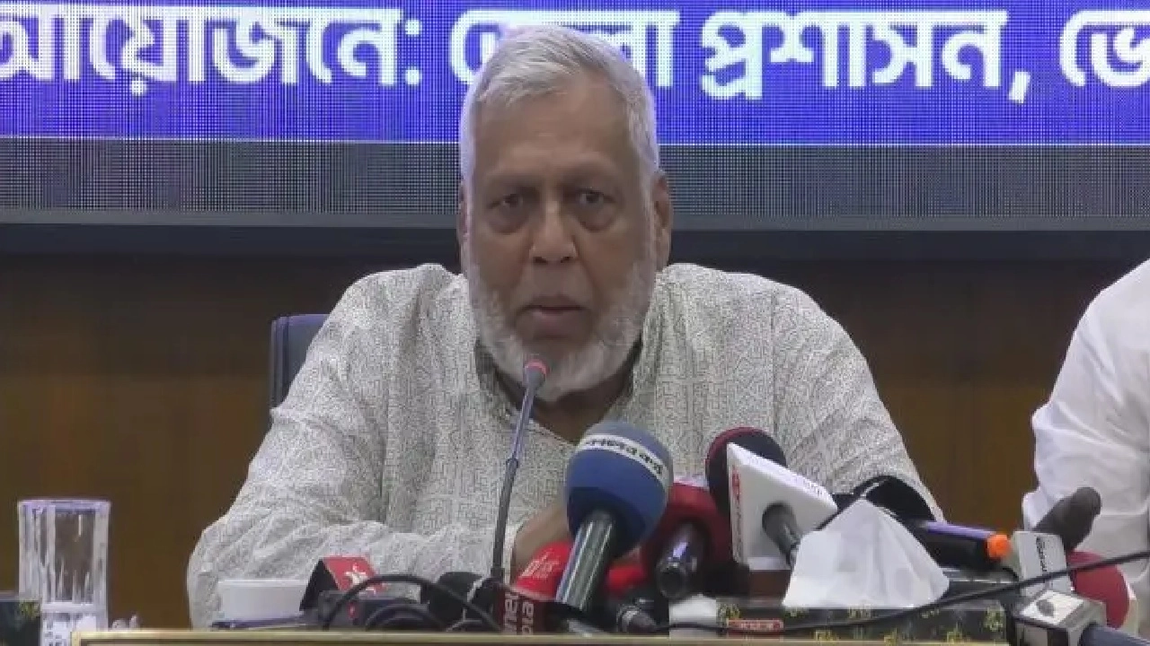 বিদ্যুৎ, জ্বালানি ও খনিজ সম্পদ ও সেতু উপদেষ্টা মো. ফাওজুল কবির খান