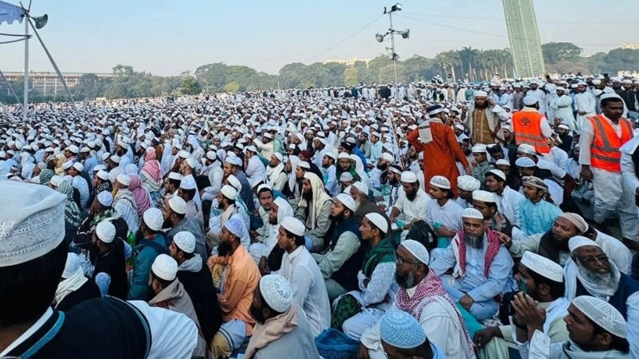 সোহরাওয়ার্দী উদ্যানে সম্মিলিত খতমে নবুওয়ত পরিষদের ‘আন্তর্জাতিক খতমে নবুওয়ত মহাসম্মেলন’।