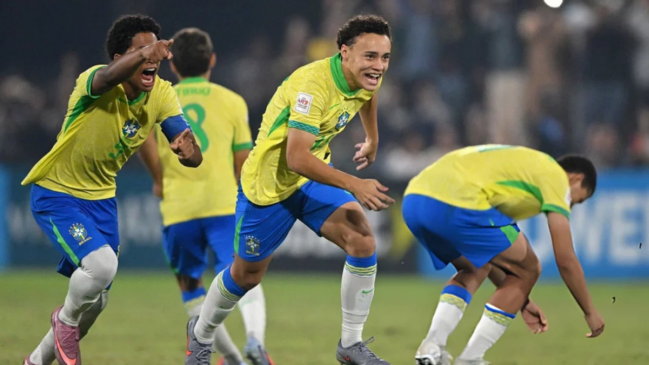ব্রাজিল যুবাদের জয়ের আনন্দ।