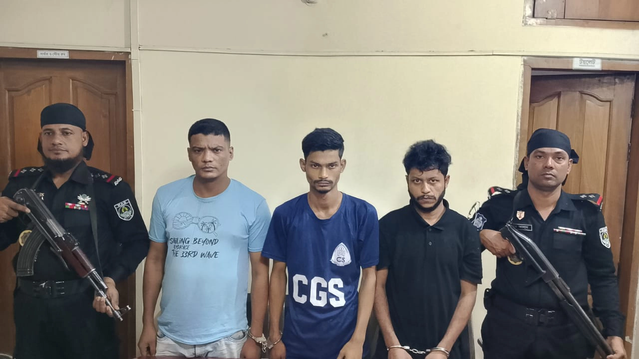 গ্রেপ্তারকৃত আসামিরা