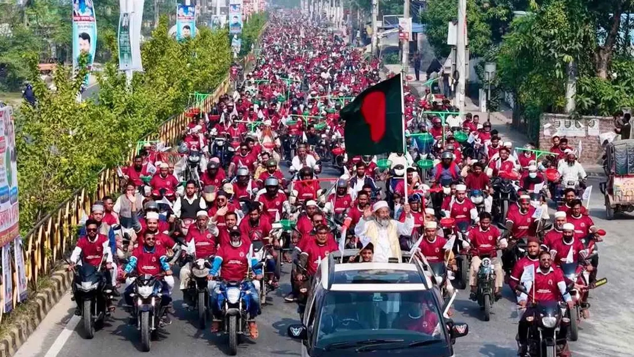 রাজশাহীতে সাড়ে ৬ হাজার মোটরসাইকেল নিয়ে জামায়াত প্রার্থীর র্যালি