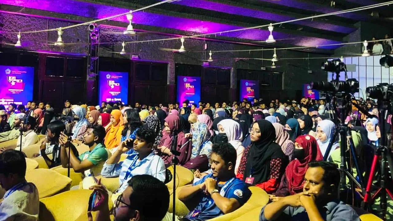 নারী শিক্ষার্থীদের উপস্থিতি ছিল উল্লেখ করার মত