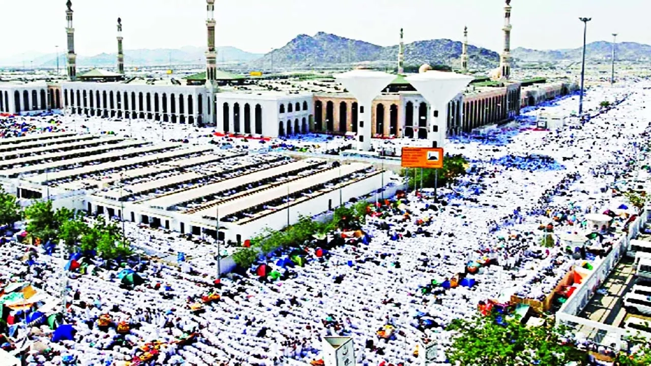 গত বছরের হজের দৃশ্য