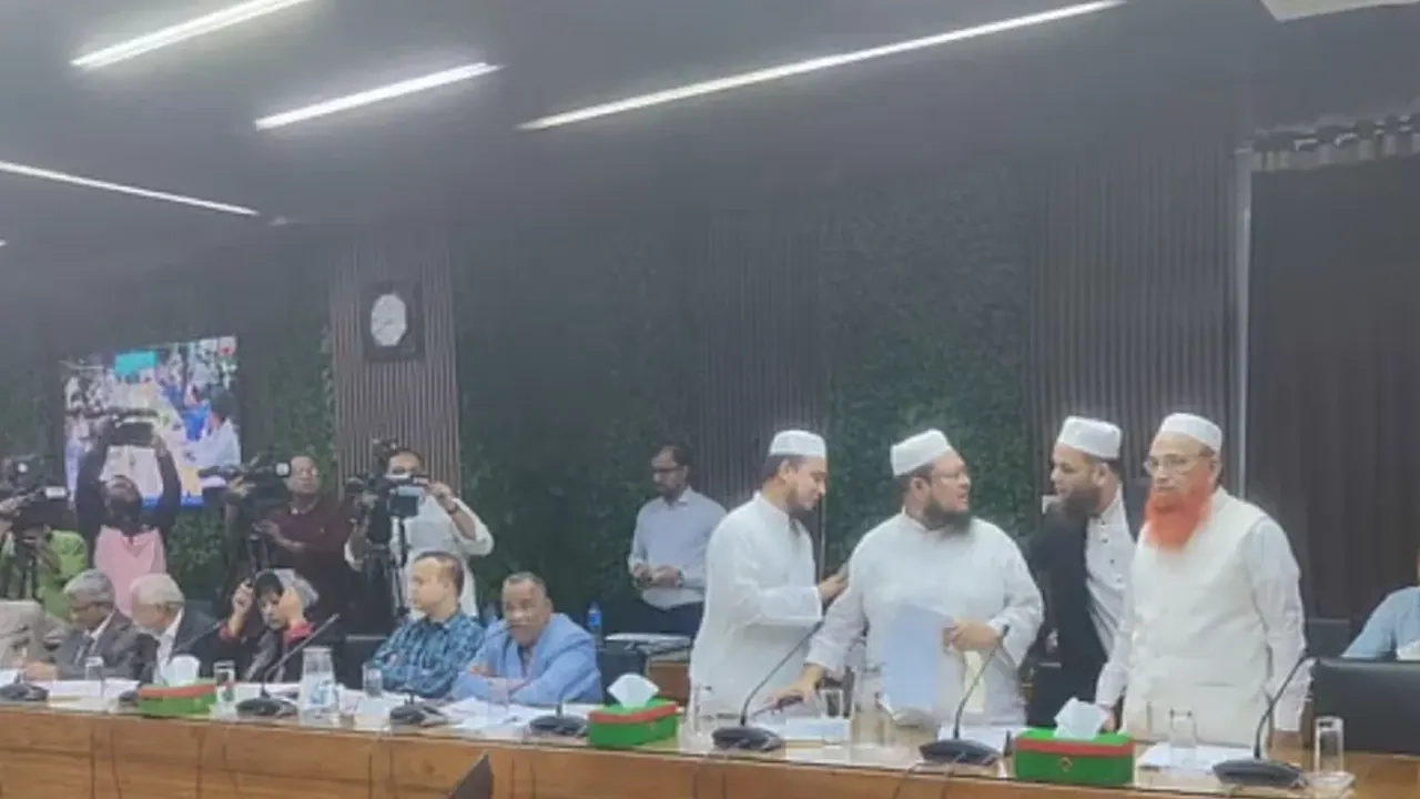 সংলাপ শুরুর আগেই তাদের বের করে দেয়া হয়