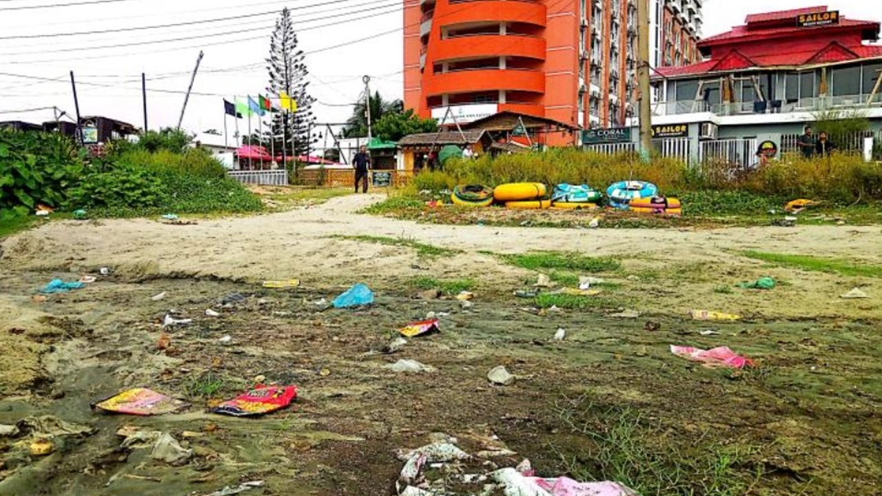 সমুদ্র সৈকতেই ঢালা হচ্ছে হোটেলের ময়লা পানি