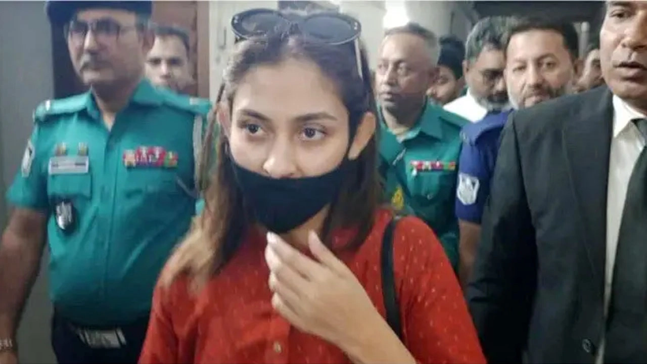 অভিনেত্রী মেহজাবীন