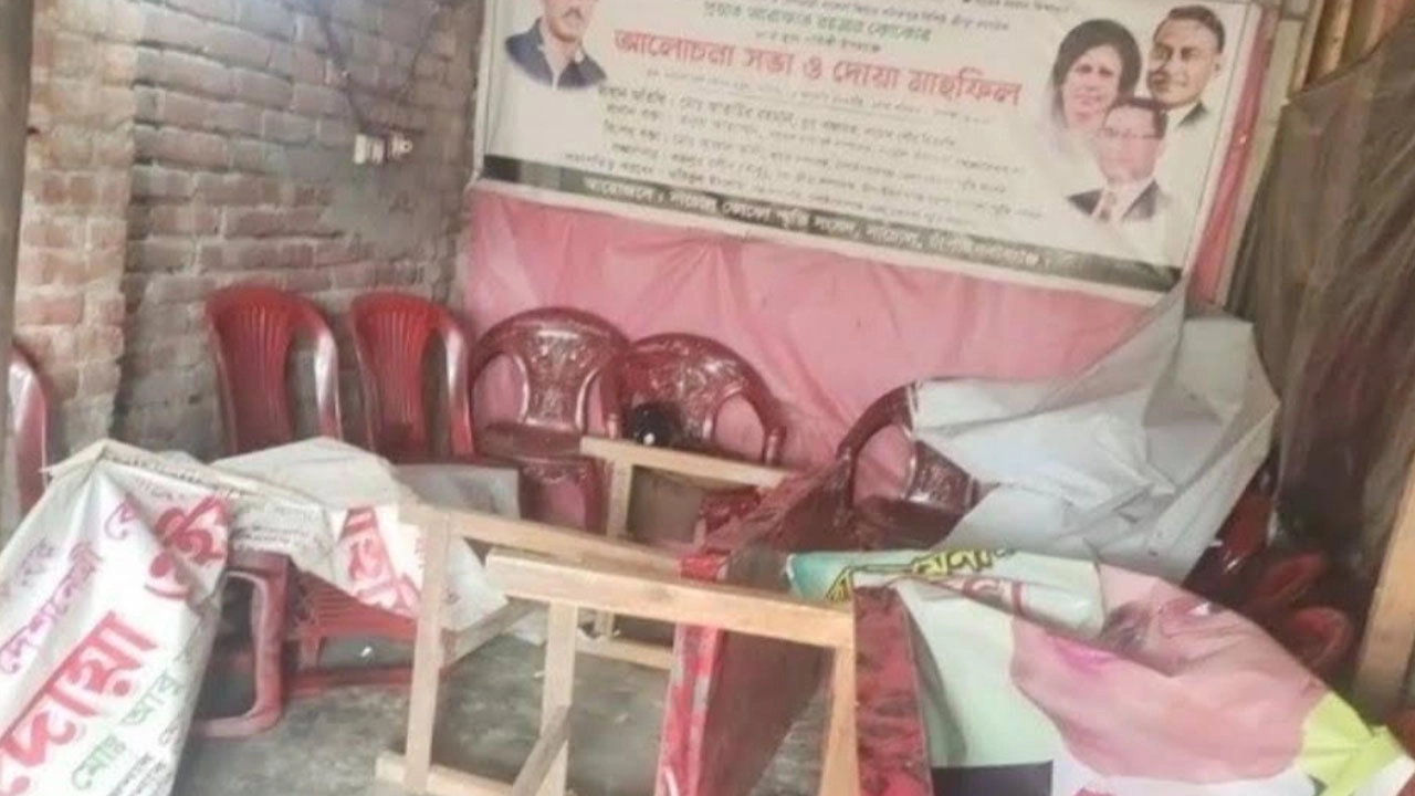 চাঁপাইনবাবগঞ্জে বিএনপির অফিস ভাঙল ঘোষিত প্রার্থী আমিনুলের সমর্থকরা