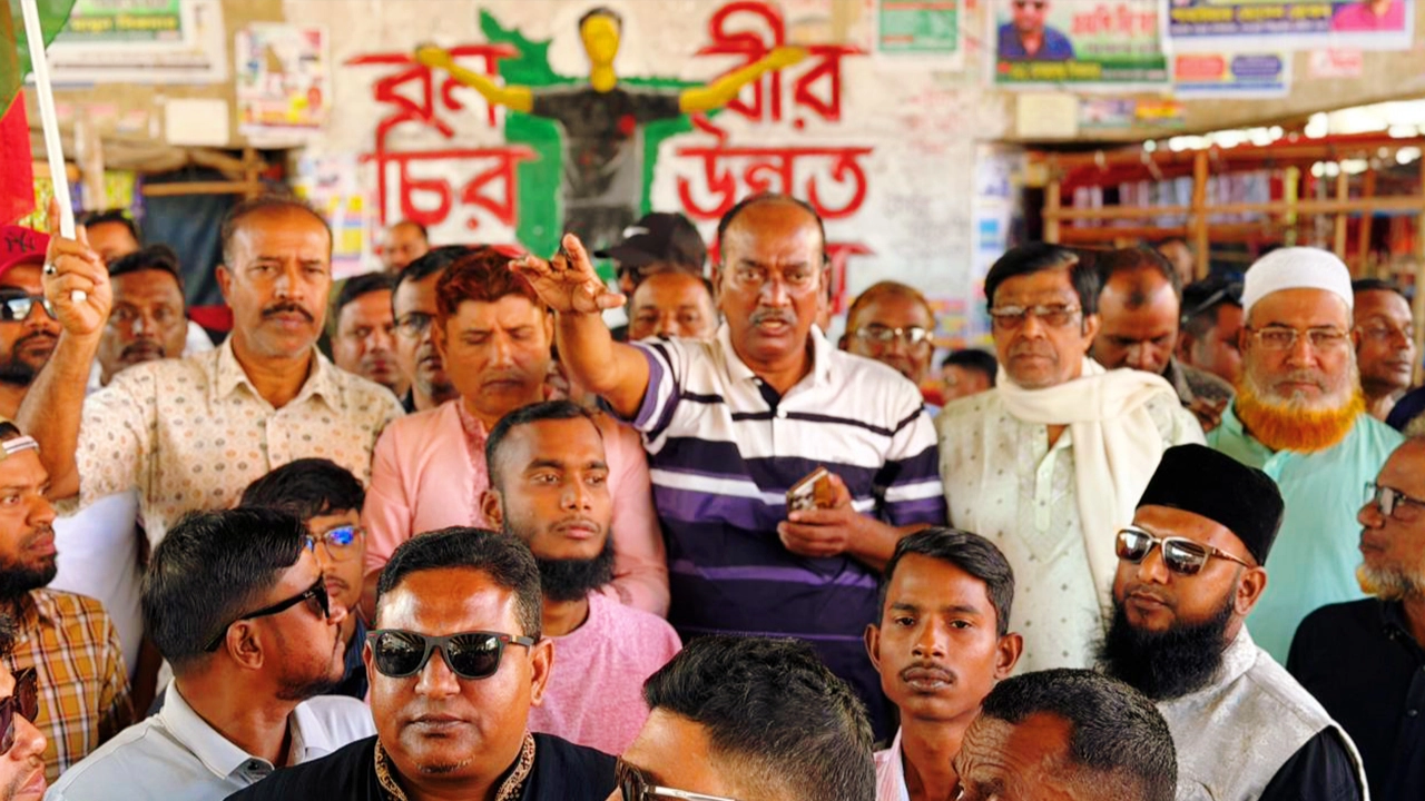 মির্জাপুরে অবস্থান কর্মসূচি পালন করছে মির্জাপুর উপজেলা বিএনপি