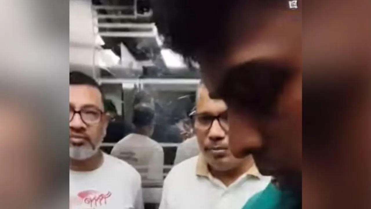 লাভলু মোল্লা শিশিরকে আটক করে নিয়ে যাচ্ছে পুলিশ