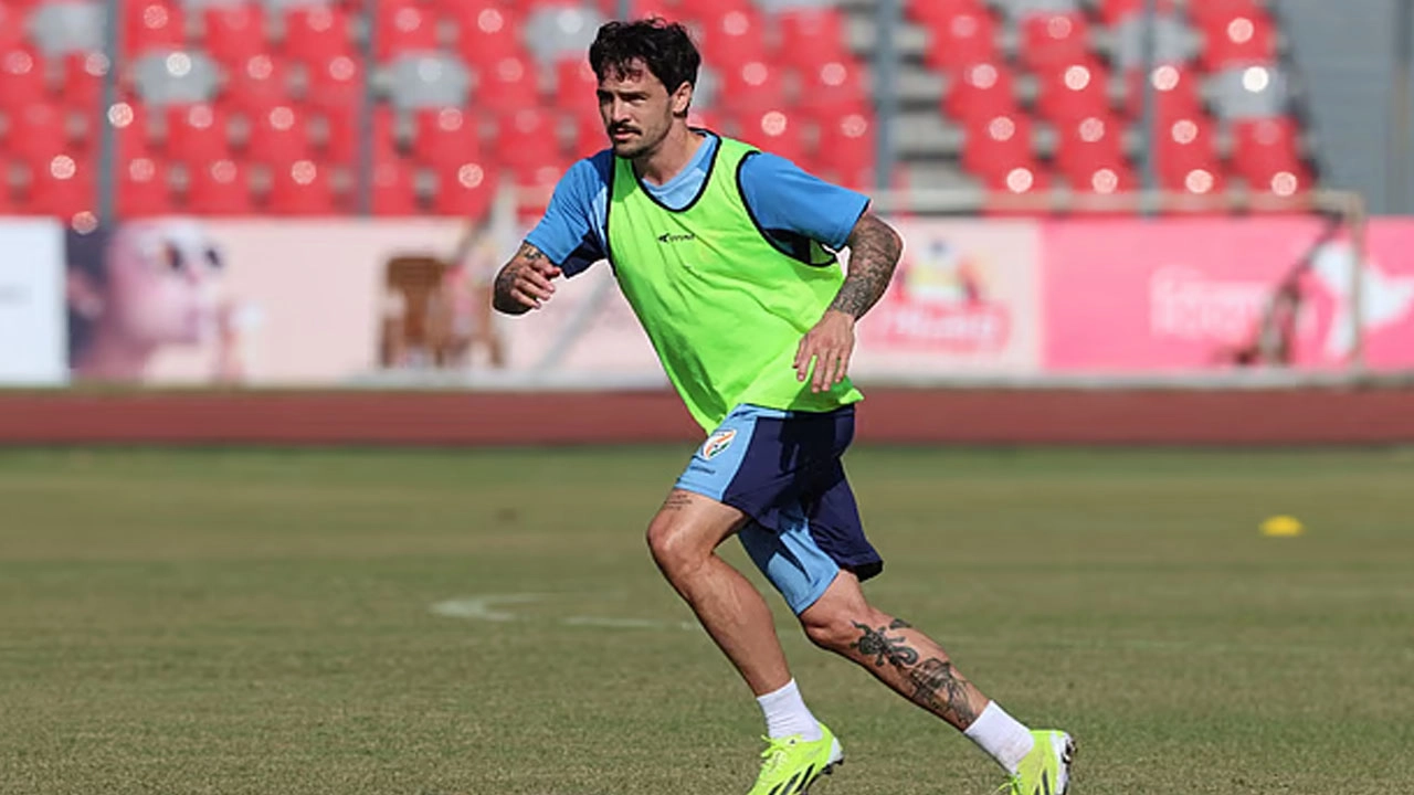 অনুশীলনে ভারতের অস্ট্রেলিয়াপ্রবাসী ফুটবলার রায়ান উইলিয়ামস