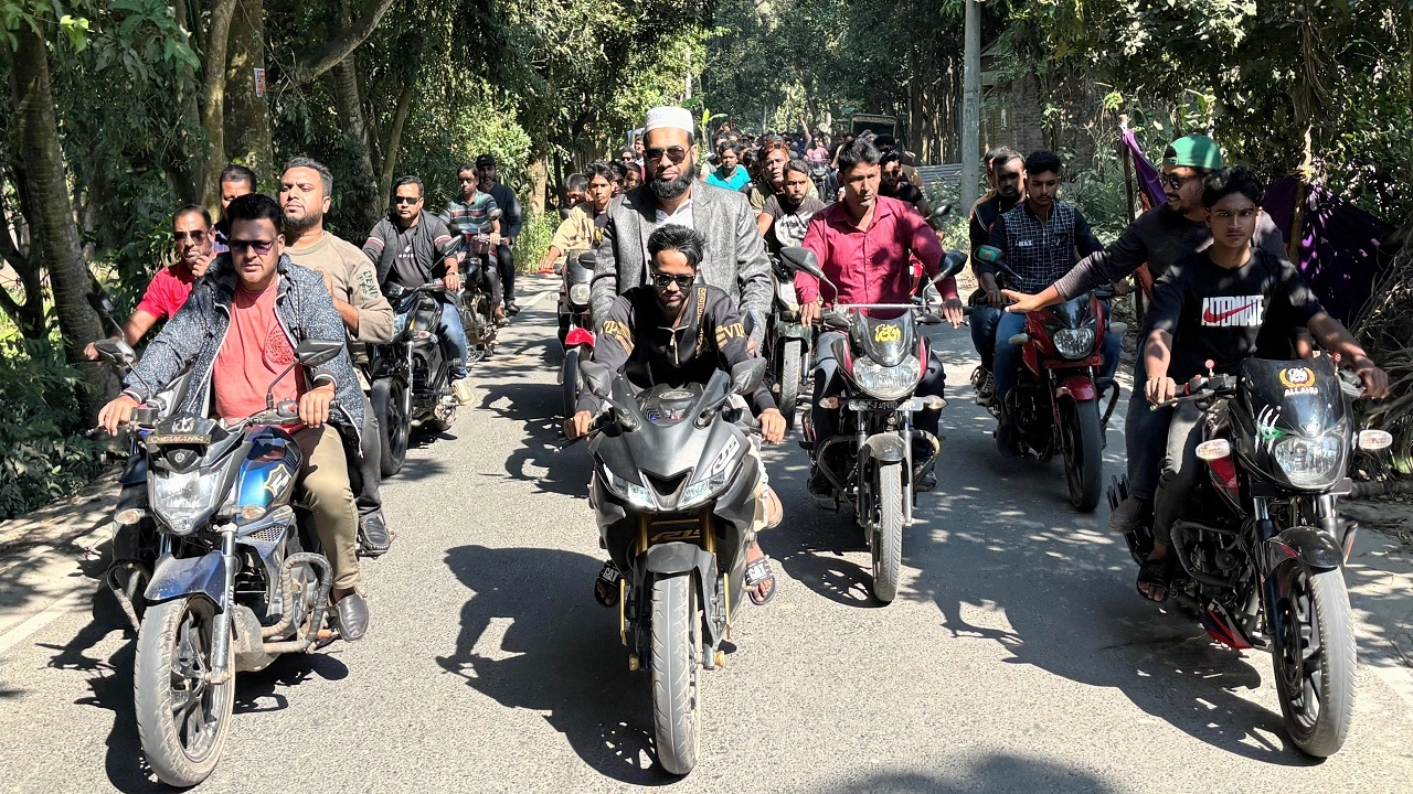 ধানের শীষের প্রচারণায় মোটরসাইকেল শোডাউন