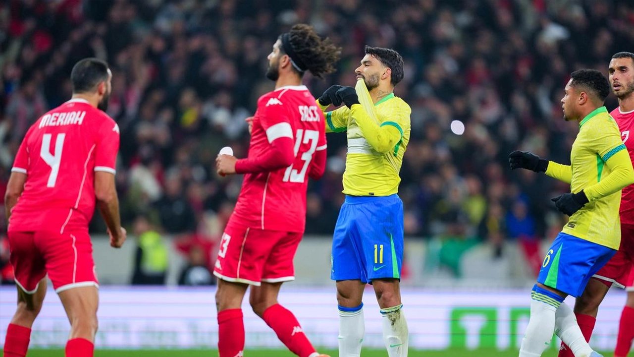 তিউনিসিয়ার বিপক্ষে পাকেতার পেনাল্টি মিসের মুহূর্ত। ছবি: সংগৃহীত