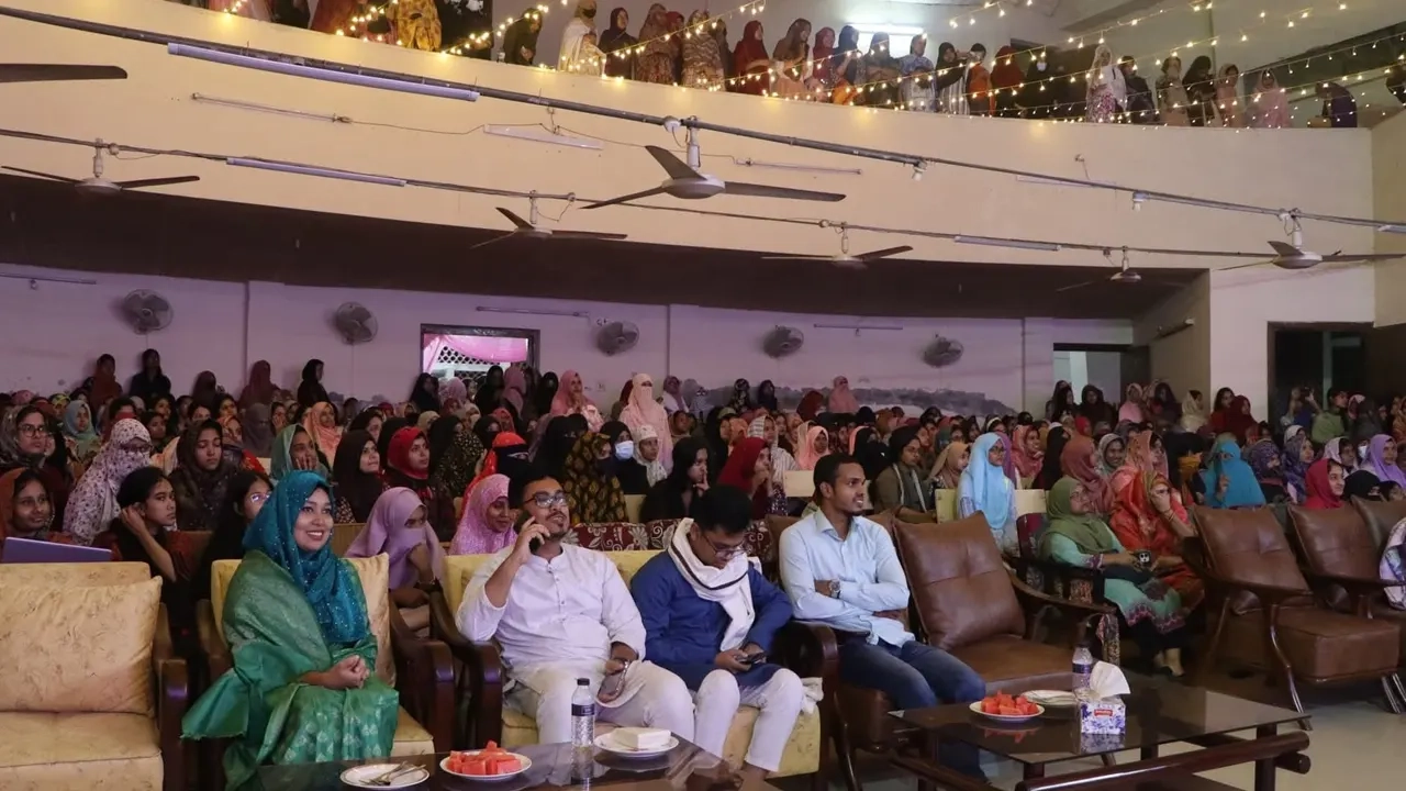 অনুষ্ঠানে বিশেষ অতিথি হিসেবে উপস্থিত ছিলেন ডাকসুর ভিপি সাদিক কায়েম এবং জিএস এসএম ফরহাদ।