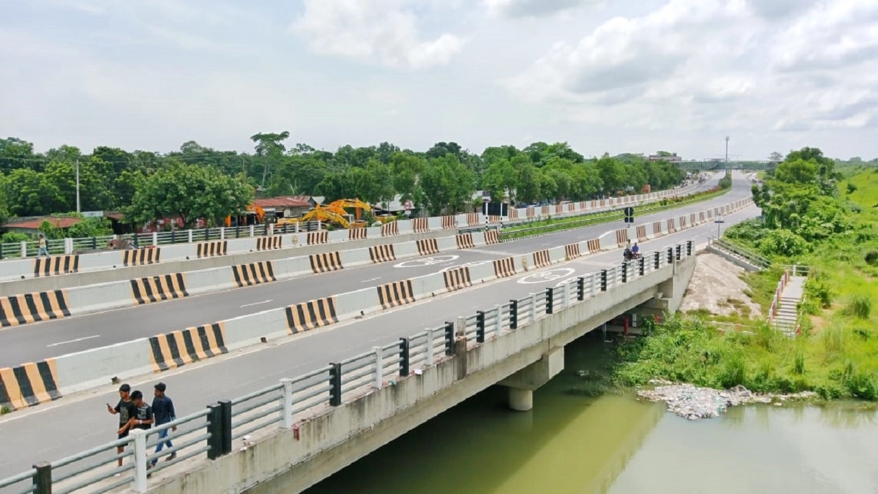 শিবচরে এক্সপ্রেসওয়েতে ছিনতাই