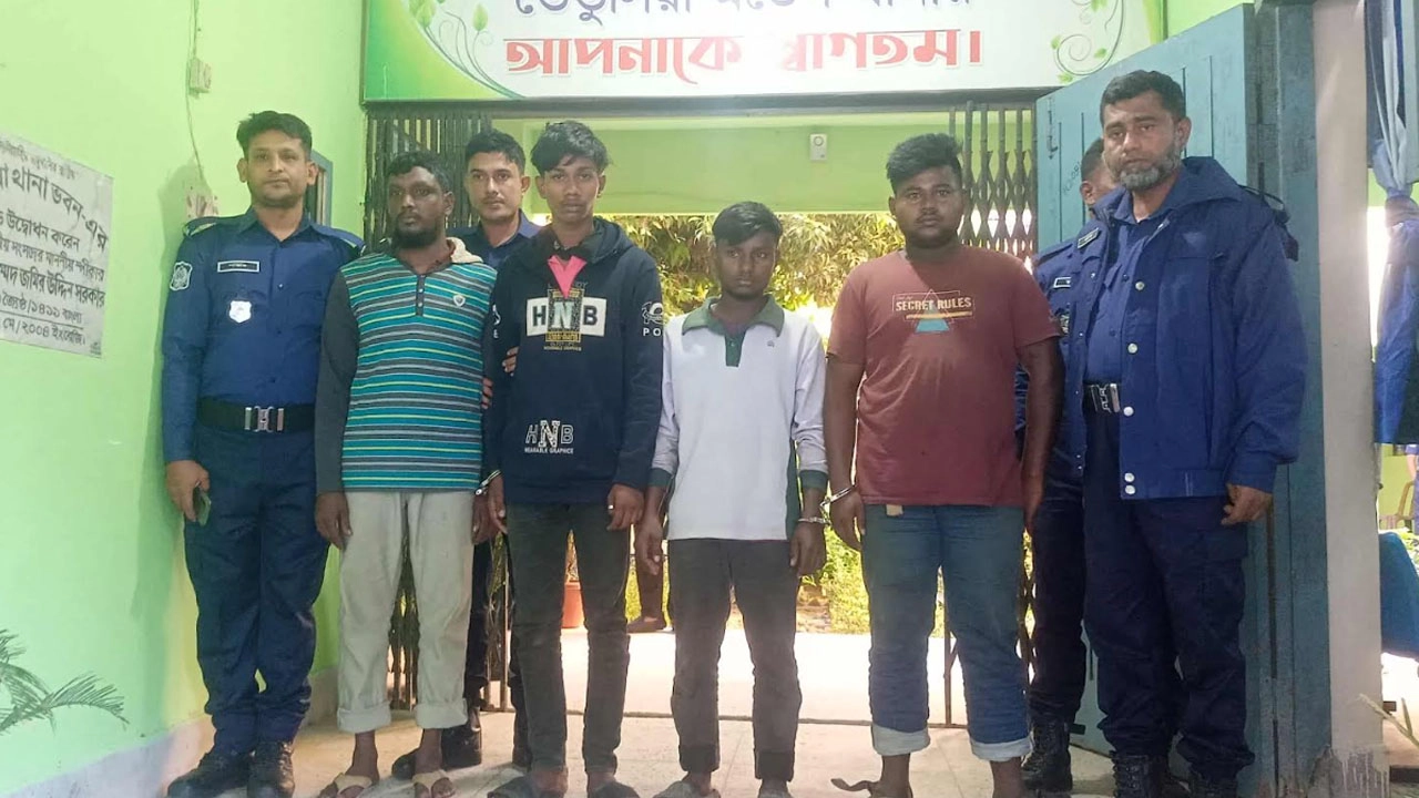 বাংলাবান্ধা স্থলবন্দর এলাকায় ভারসাম্যহীন নারী ধর্ষণে আটক ৪