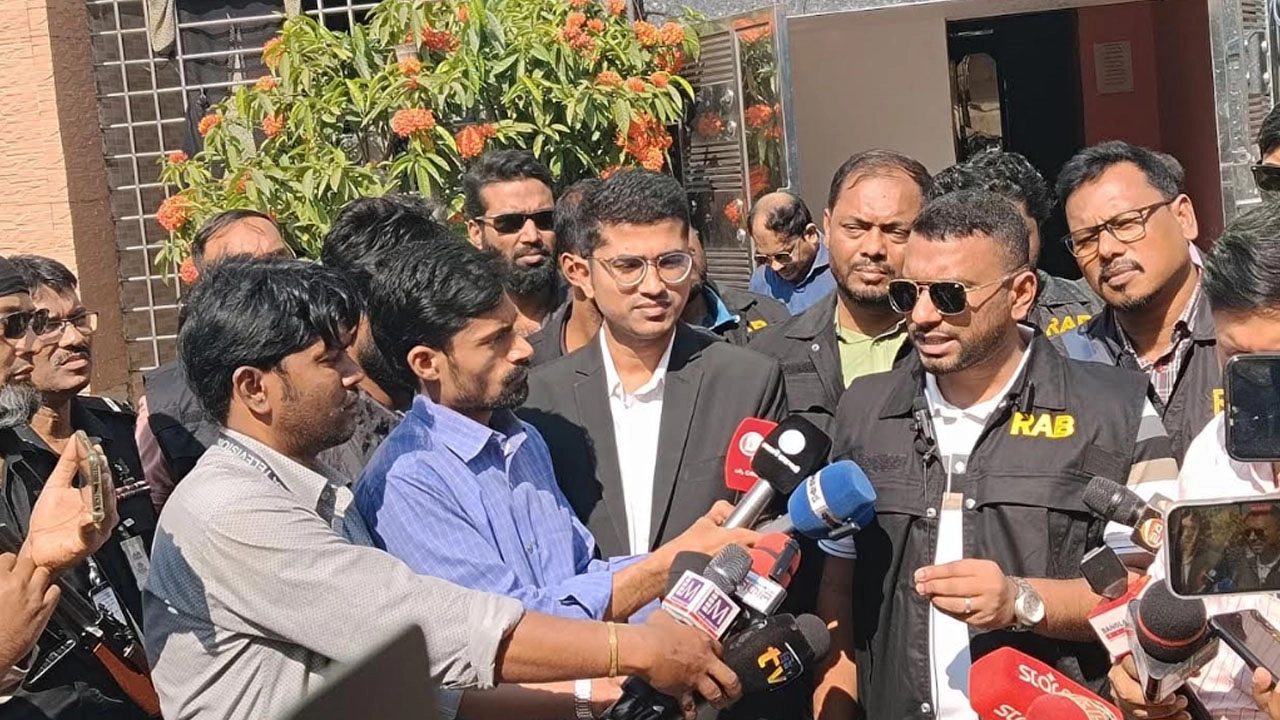 পুঠিয়ায় ভোক্তা অধিকারের যৌথ অভিযান