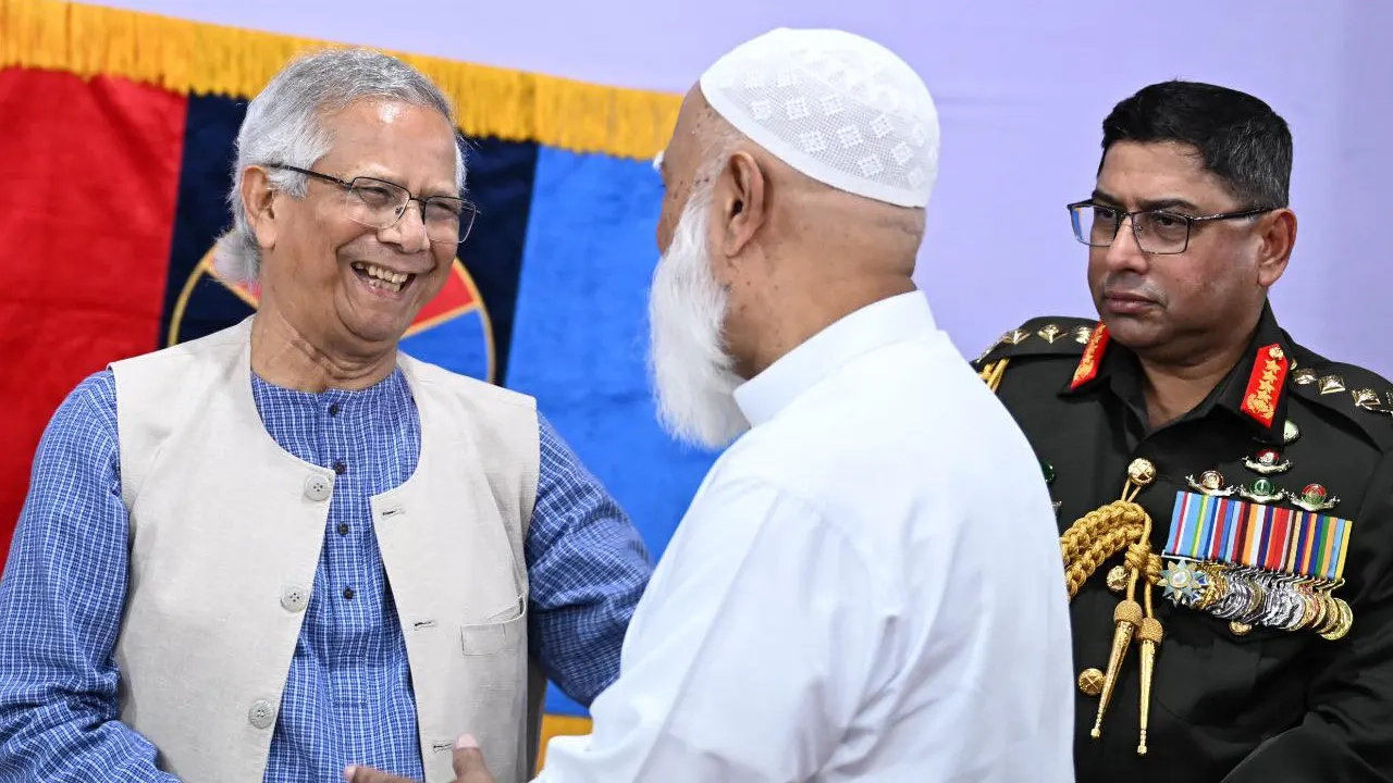 সেনাকুঞ্জে প্রধান উপদেষ্টা ও জামায়াত আমিরের কুশল বিনিময়