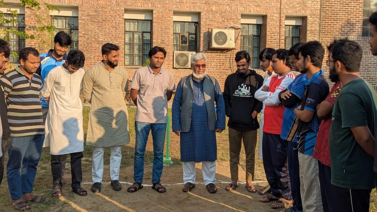 শুক্রবার (২১ নভেম্বর) বিকালে এ টুর্নামেন্টের ফাইনার ম্যাচ উদ্বোধন করেন শাবিপ্রবি’র উপ-উপাচার্য প্রফেসর ড. মো. সাজেদুল করিম। 