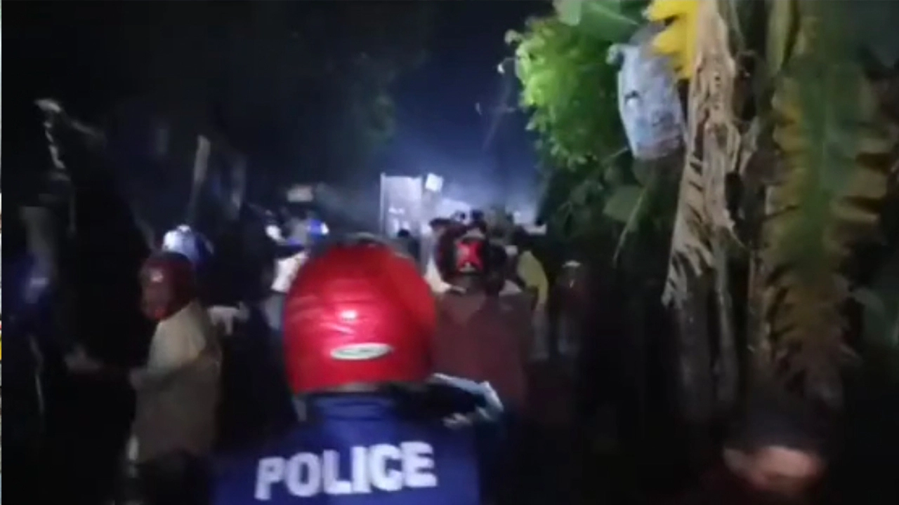 ছাতকে মুরগি চুরিকে কেন্দ্র করে দুই গ্রুপের সংঘর্ষ