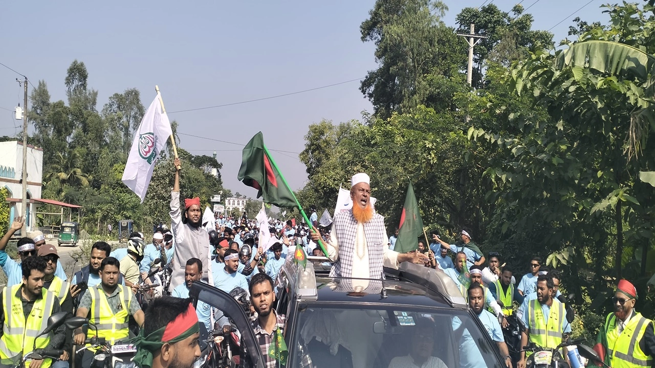 শনিবার (২২ নভেম্বর) সকাল ৯টা থেকে লাকসাম স্টেডিয়াম থেকে র‍্যালিটি বের হয়