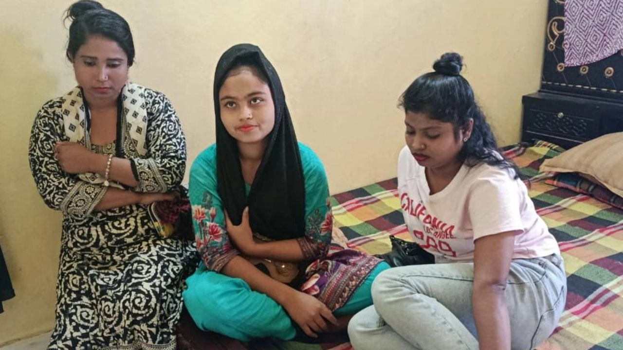 ৩ নারী যৌনকর্মী