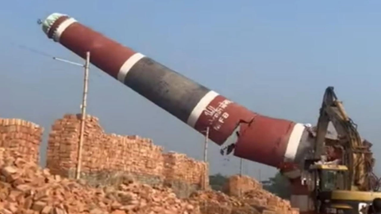 দুমকীতে অবৈধ ইটভাটা উচ্ছেদ