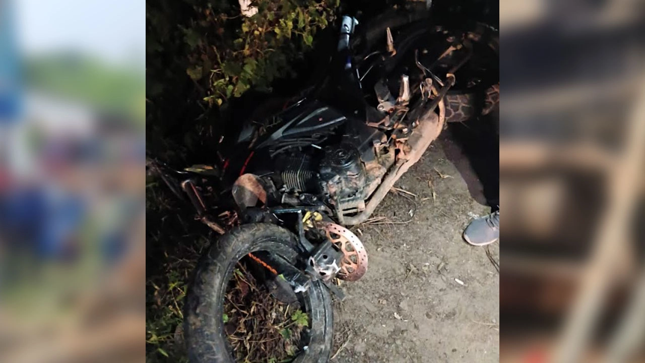 সড়ক দুর্ঘটনায় মোটরসাইকেল আরোহী  মৃত্যু