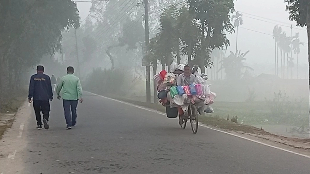 শুরুর শীতে কাঁপছে পঞ্চগড়। ছবি: এনপিবি