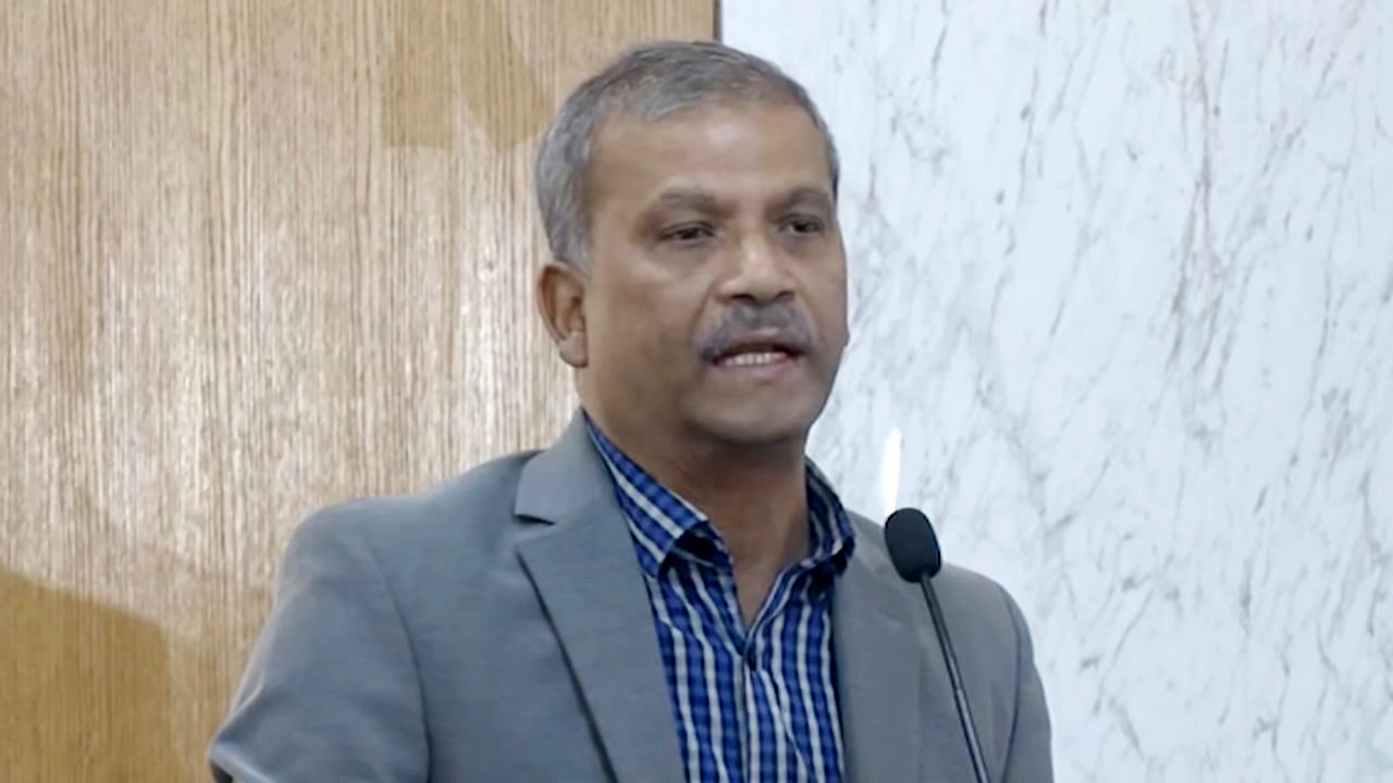 আইন উপদেষ্টা ড. আসিফ নজরুল