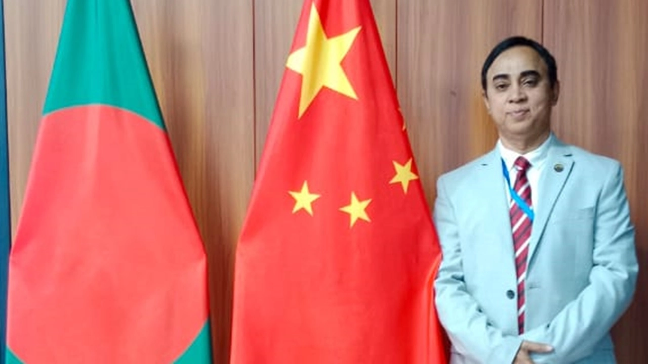 অধ্যাপক ও শাহপরান হলের প্রভোস্ট ড. ইফতেখার আহমেদ