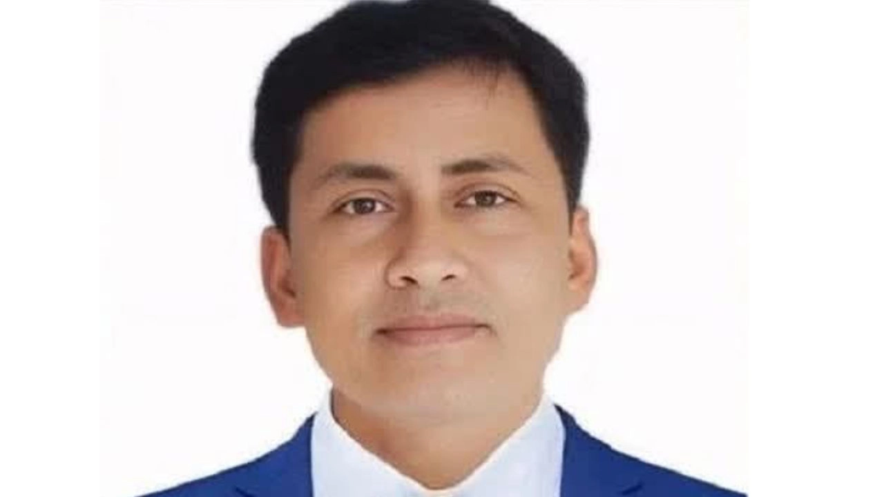 মেহেরপুরে ভাইরাল প্রধান শিক্ষক রাজু