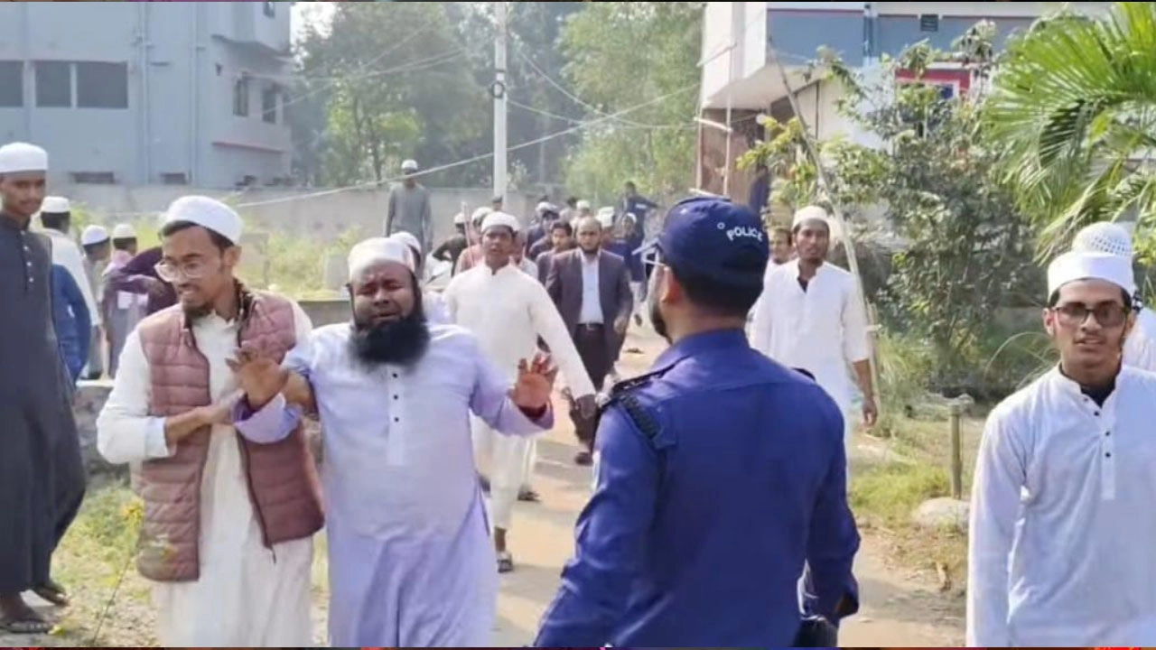 মানিকগঞ্জে তৌহিদী জনতার বিরুদ্ধে বাউল সমর্থকদের থানায় অভিযোগ