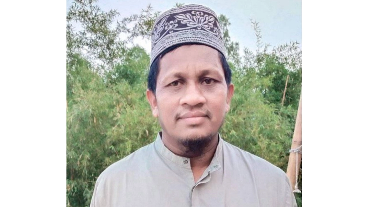 উল্লাপাড়ার বিনায়েকপুর দাখিল মাদ্রাসার সুপার