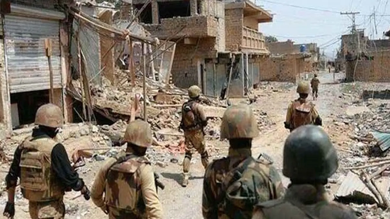 পাকিস্তানী সেনাদের অভিযান