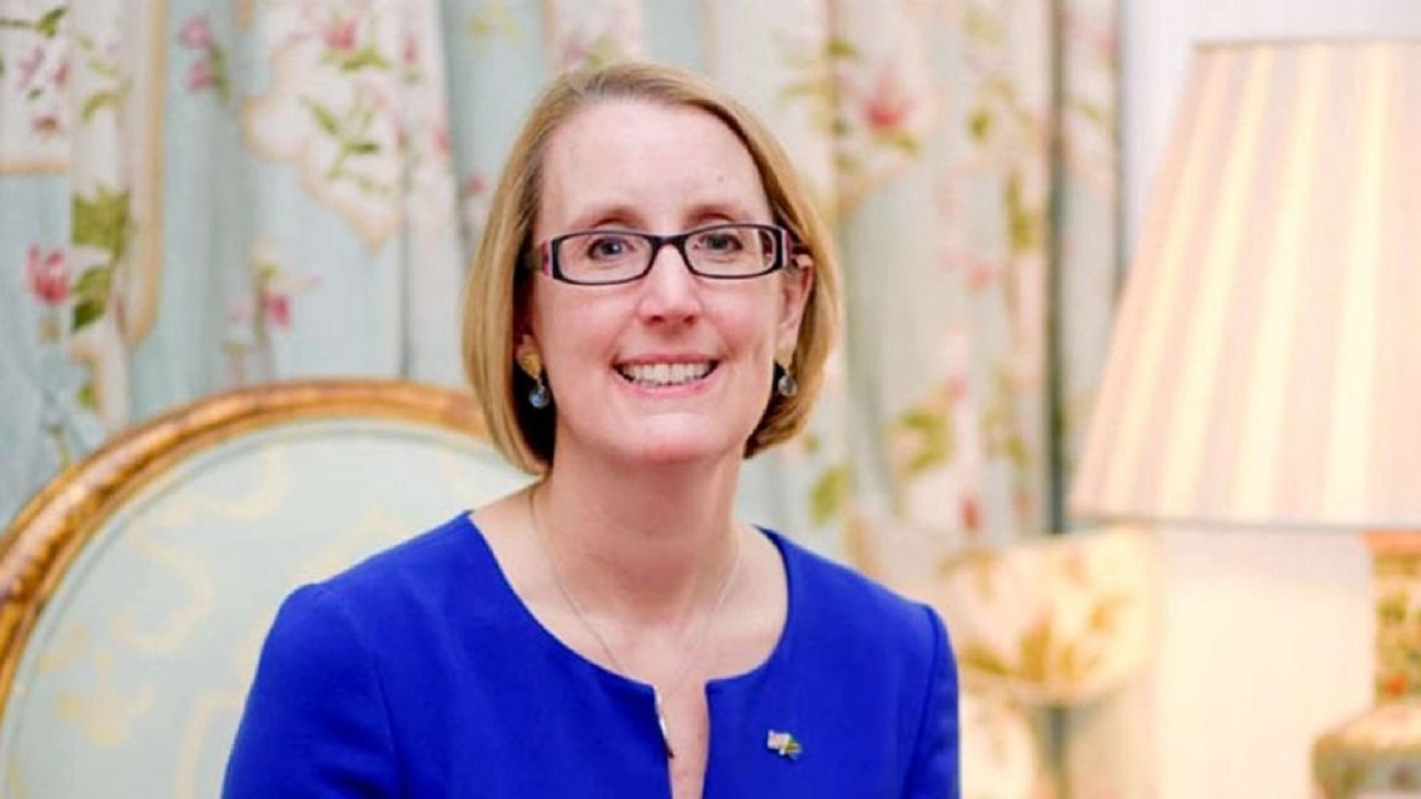 ব্রিটিশ হাইকমিশনার সারাহ কুক