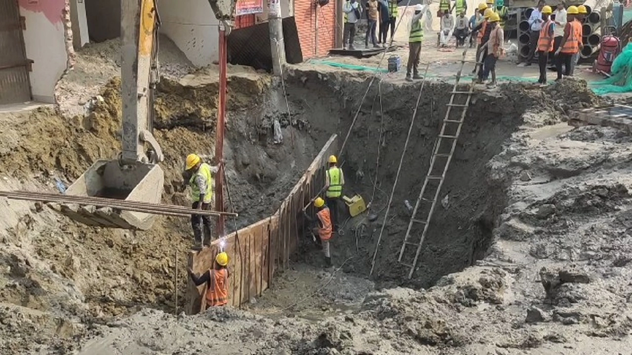 গ্যাস লাইনের কাজ চলছে