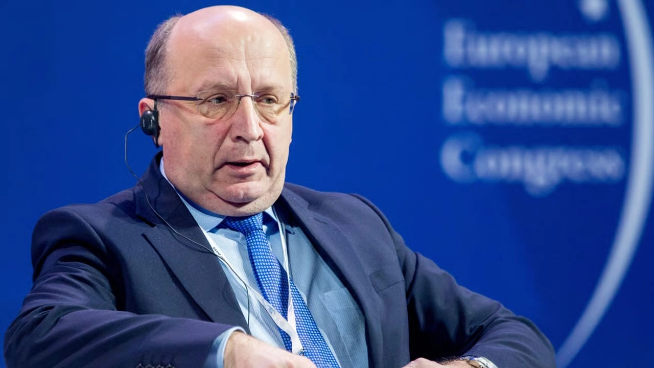 ইউরোপীয় ইউনিয়নের (ইইউ) প্রতিরক্ষা ও মহাকাশ কমিশনার আন্দ্রিউস কুবিলিউস