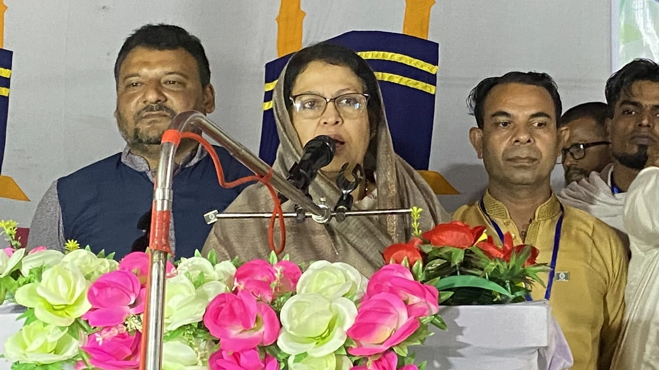 জাতীয় সমাজতান্ত্রিক দল (জেএসডি)–এর সিনিয়র সহ-সভাপতি ও লক্ষ্মীপুর–৪ (রামগতি–কমলনগর) আসনের সম্ভাব্য সংসদ সদস্য প্রার্থী তানিয়া রব