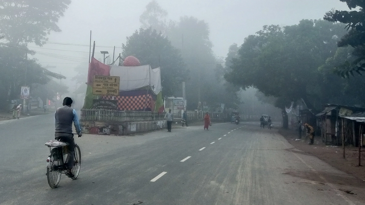 হিমেল হাওয়ায় দিনাজপুরে বাড়ছে শীতের তীব্রতা