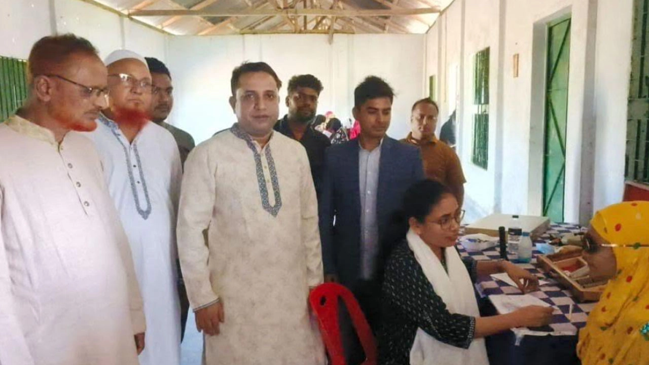 ধোবাউড়ায় তিন হাজার মানুষকে বিনামুল্যে চক্ষু চিকিৎসা সেবা দান