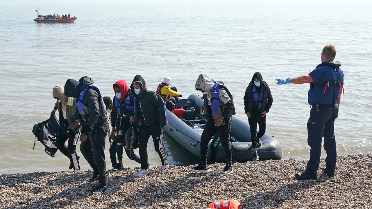 অভিবাসি