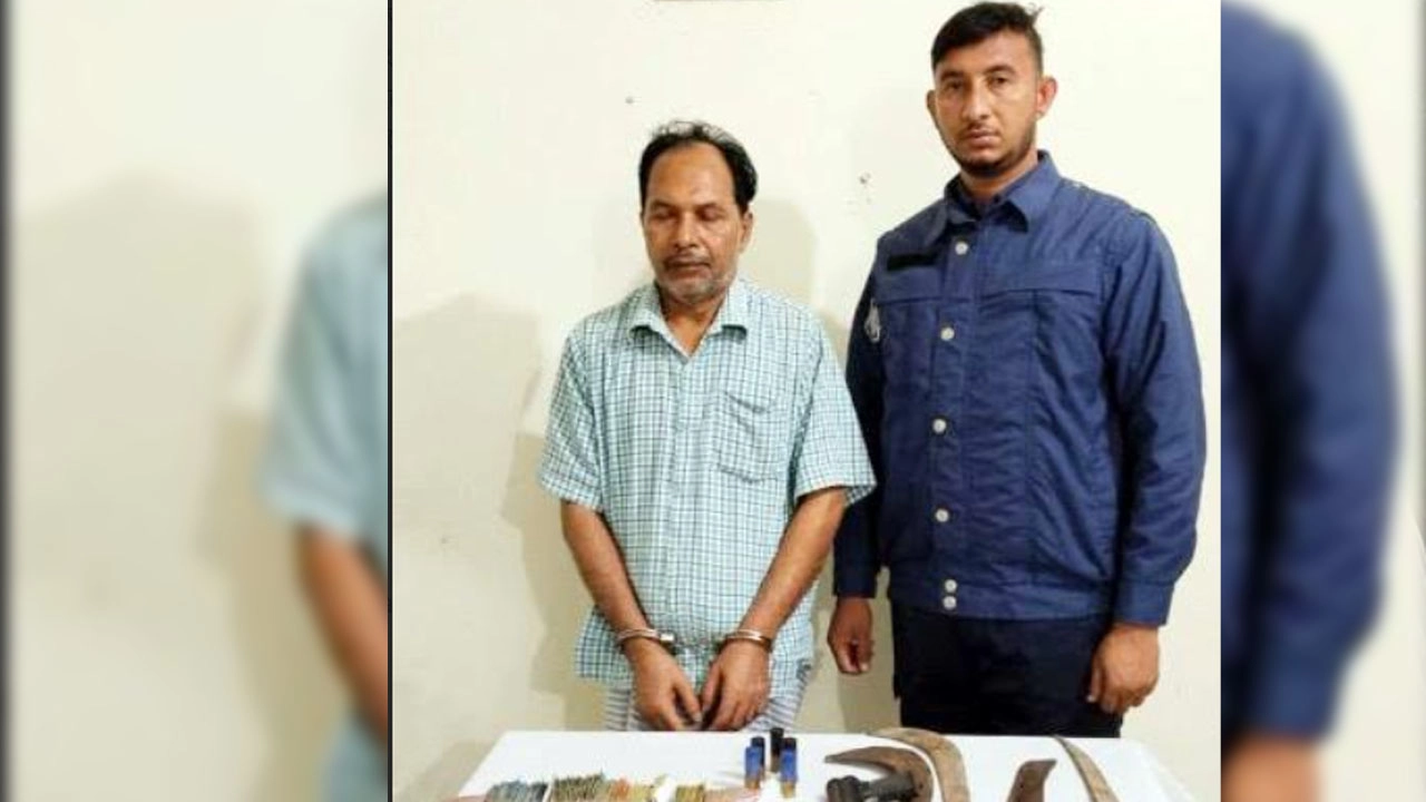 অস্ত্রসহ বিএনপি নেতা আটক