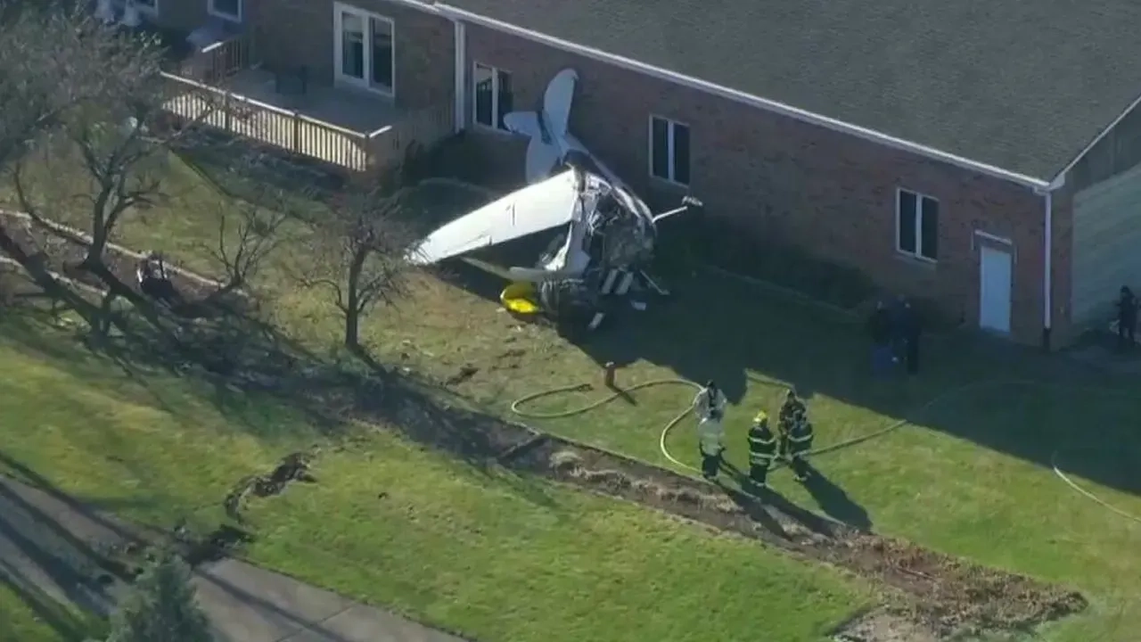 যুক্তরাষ্ট্রের শিকাগো অঙ্গরাজ্যে বিমান বিধ্বস্ত হয়