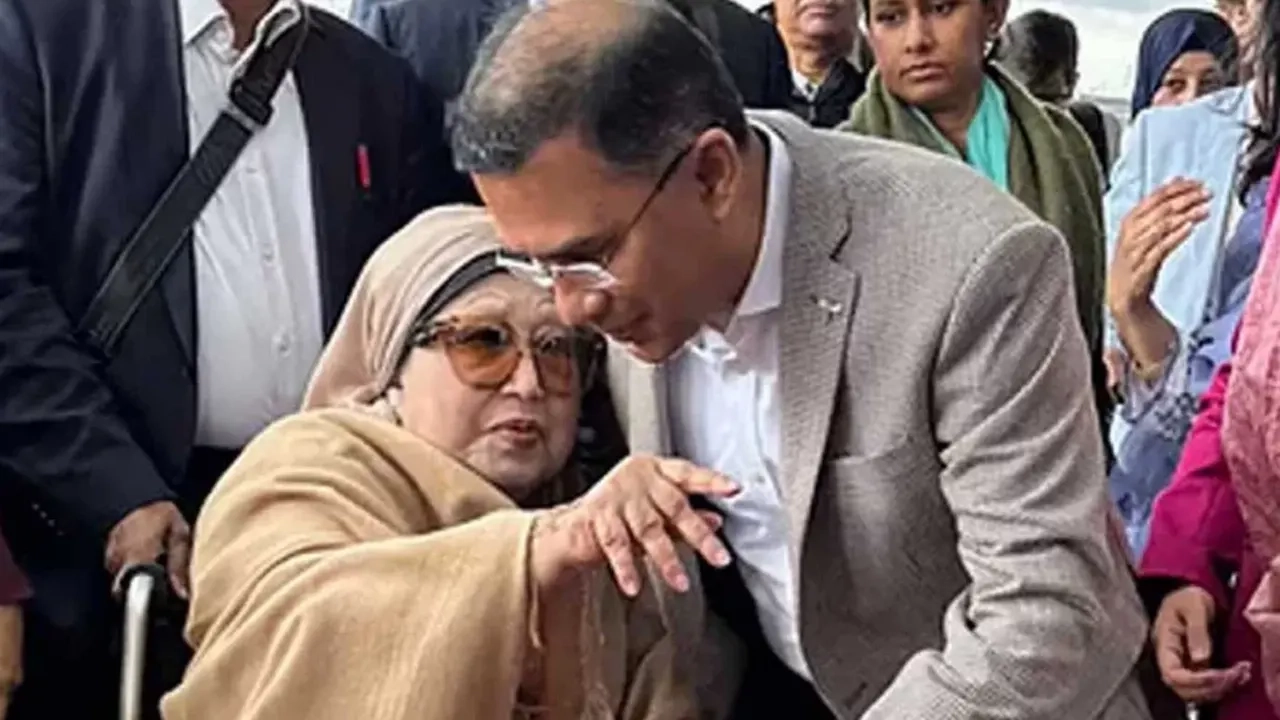 স্ত্রী জোবাইদাকে নিয়ে হাসপাতালে ছুটে যান তারেক রহমান