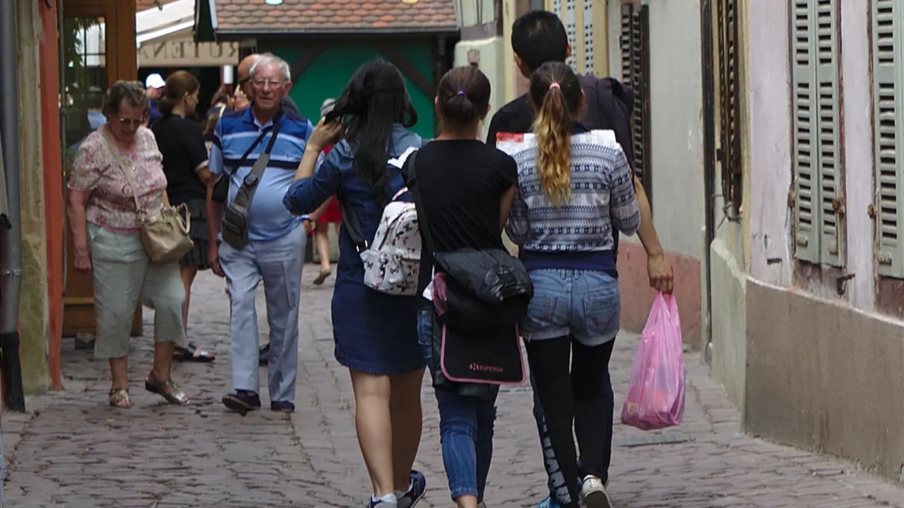 ব্যাংকককে ঘিরে বিশ্বের পর্যটকদের আগ্রহ নতুন নয়