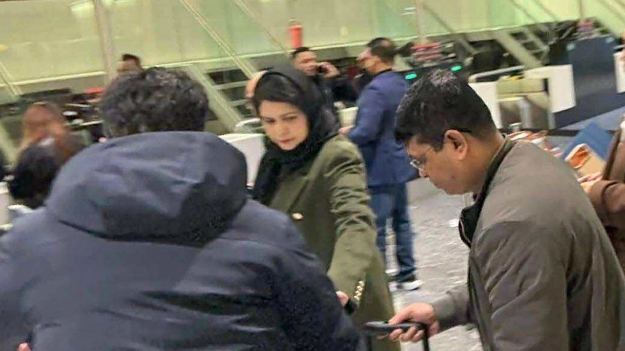 হিথ্রো বিমানবন্দরে জুবাইদা রহমান