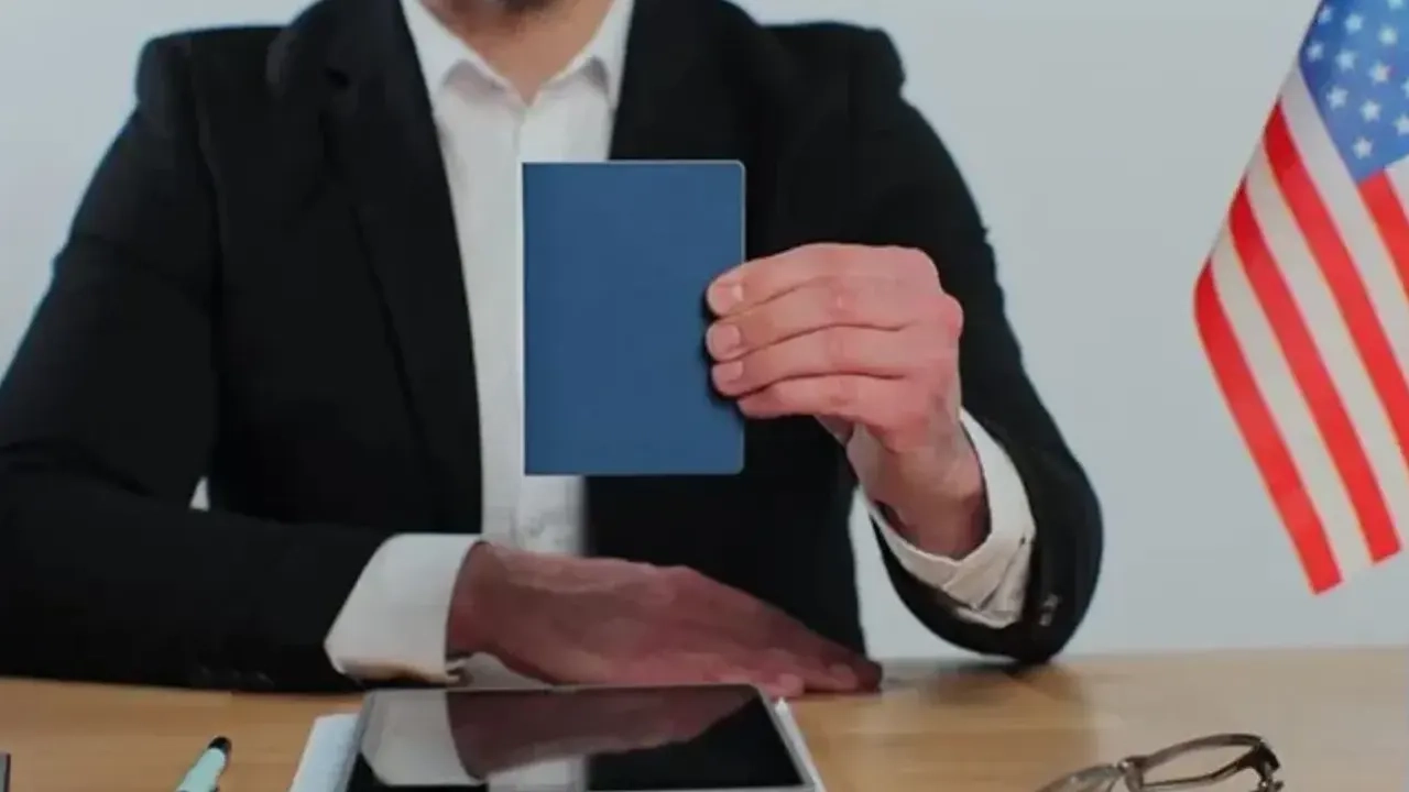 ফ্যাক্ট-চেকার ও কনটেন্ট মডারেটরদের ভিসা দিচ্ছে না যুক্তরাষ্ট্র